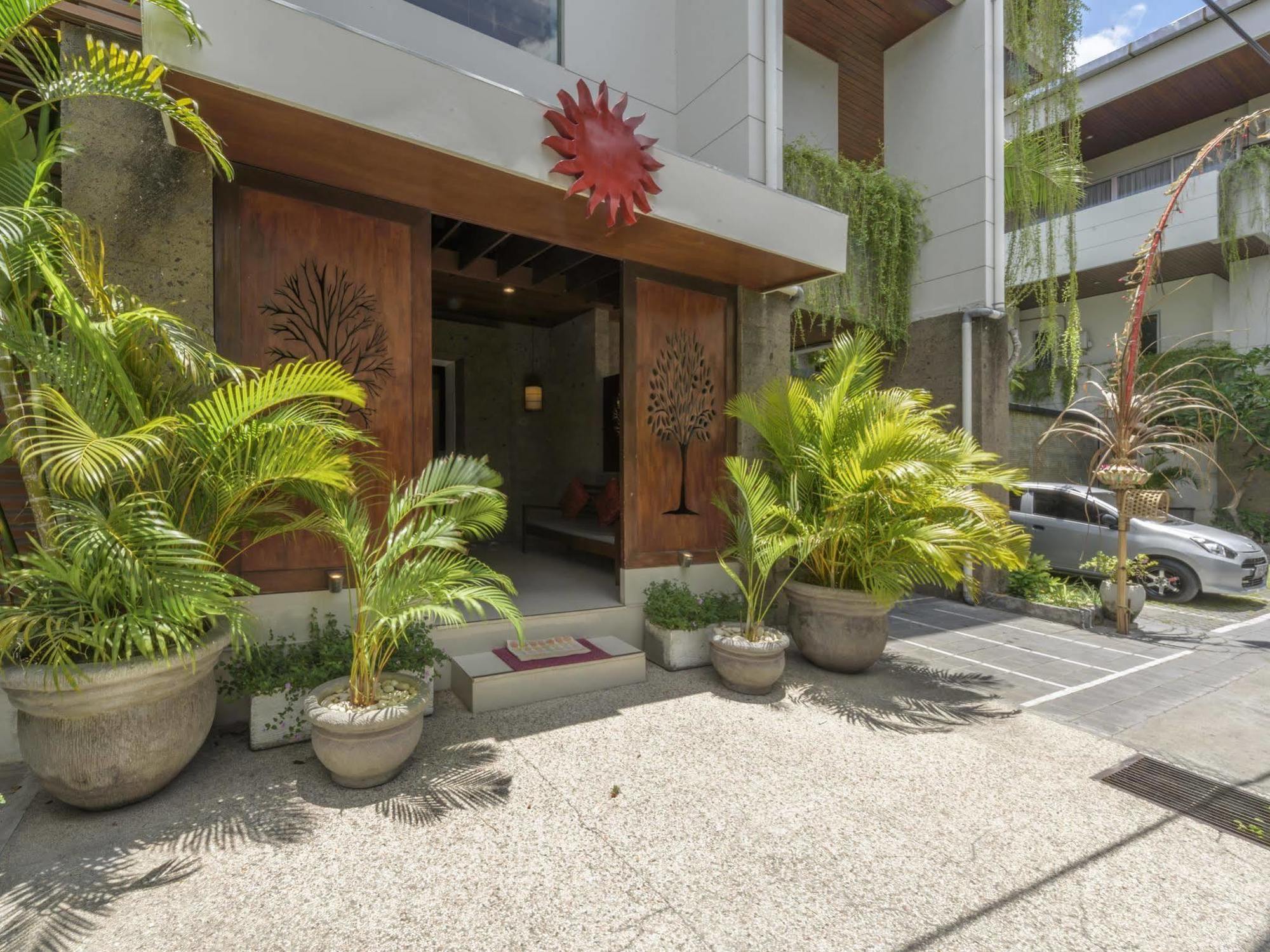 Swiss-Belcourt Sunset Aparthotel Seminyak (Bali)