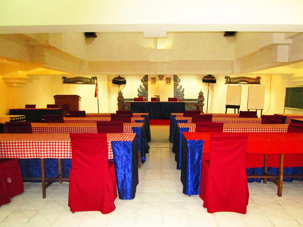 Ratna Hotel