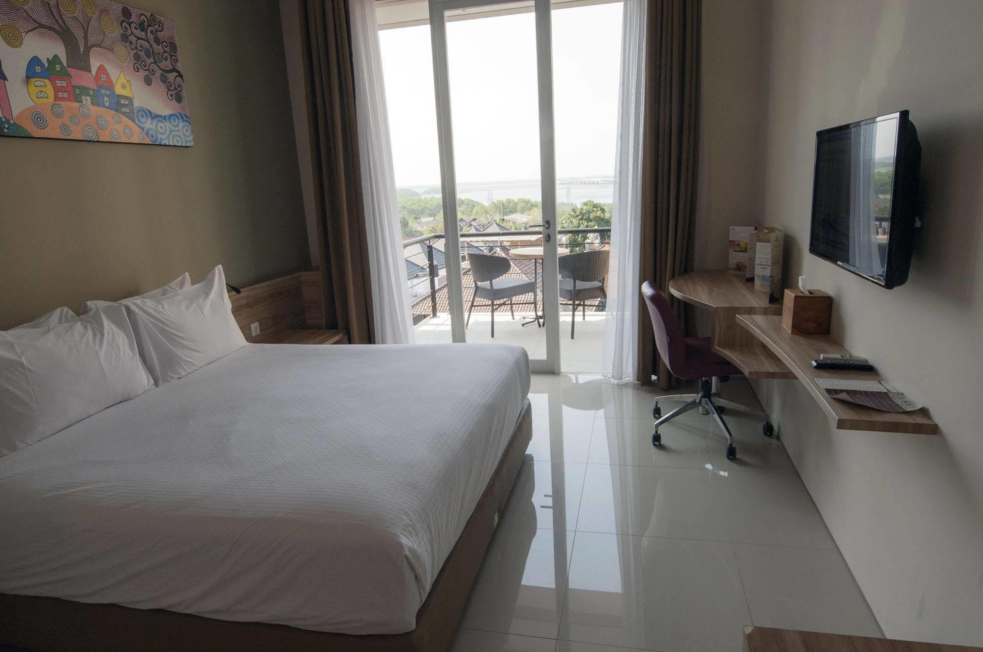 Mahogany Hotel 4*
