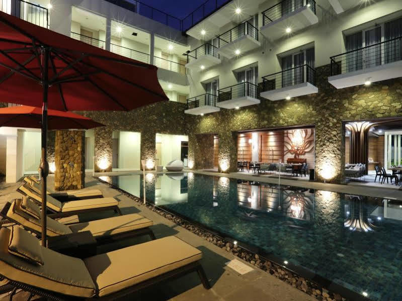 Mahogany Hotel