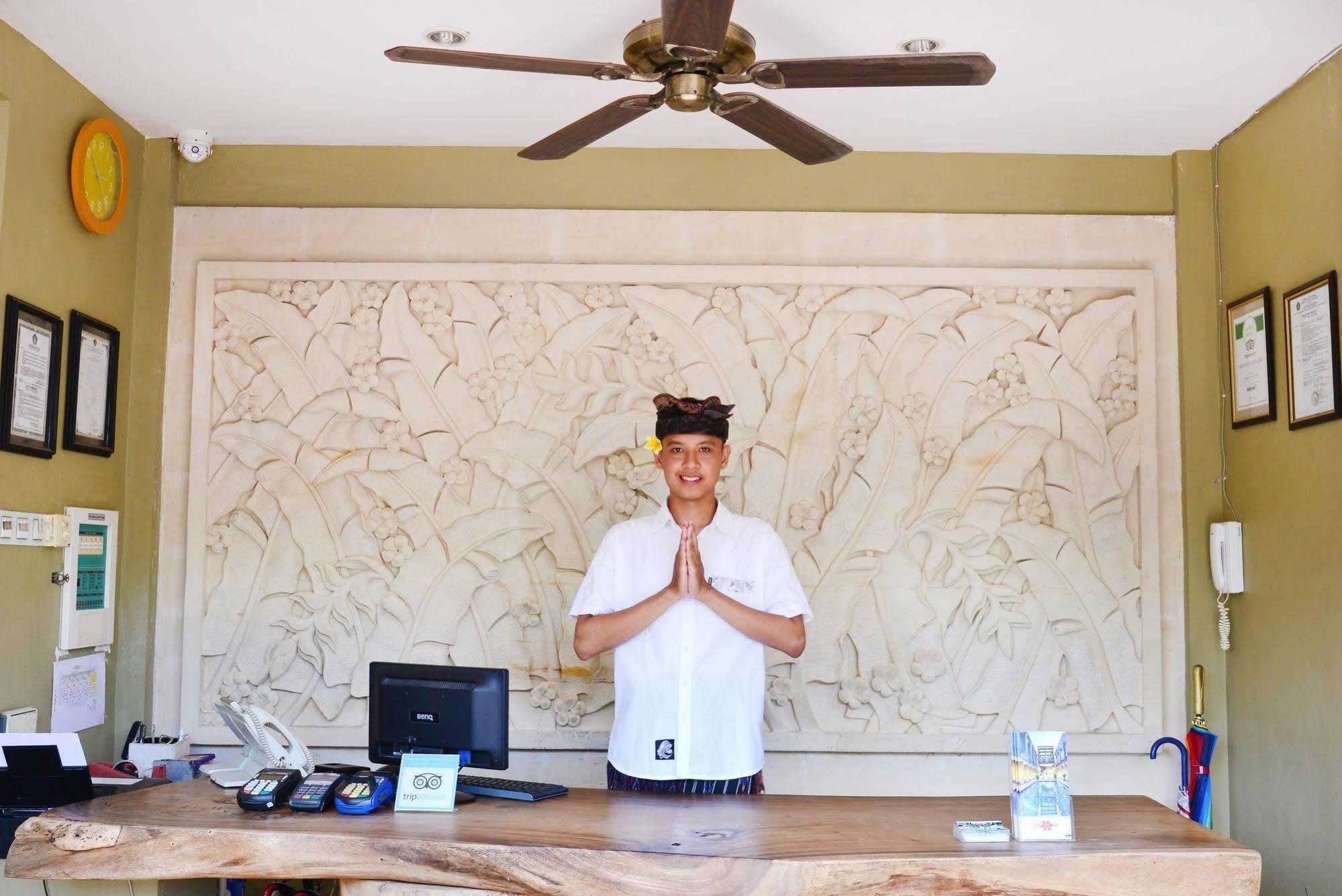 Devata And Hotel Legian (Bali)