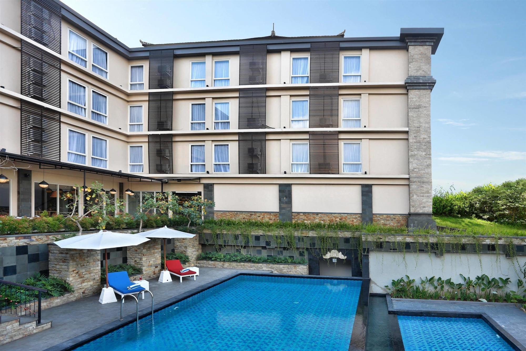 Azana Boutique Hotel