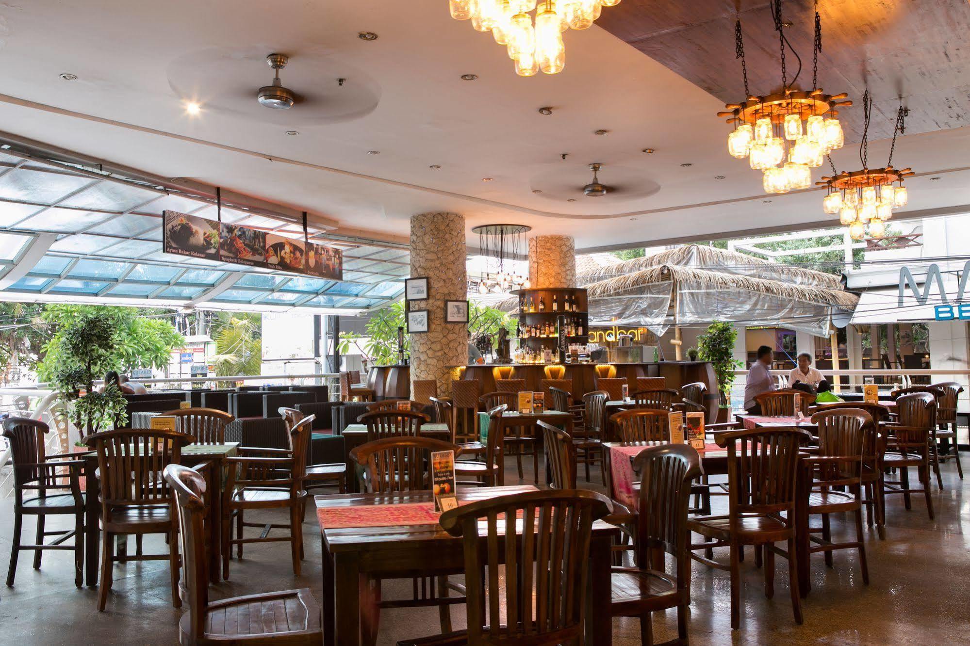 Kutabex Beachfront Hotel 3* Kuta (Bali)