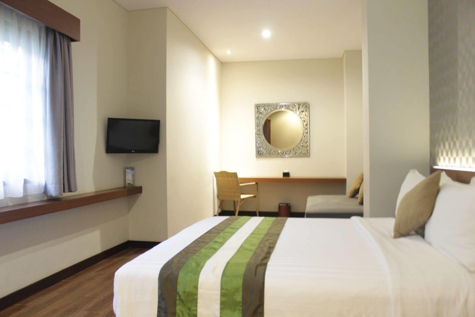 Hotel Grand Whiz Nusa Dua Bali 4*