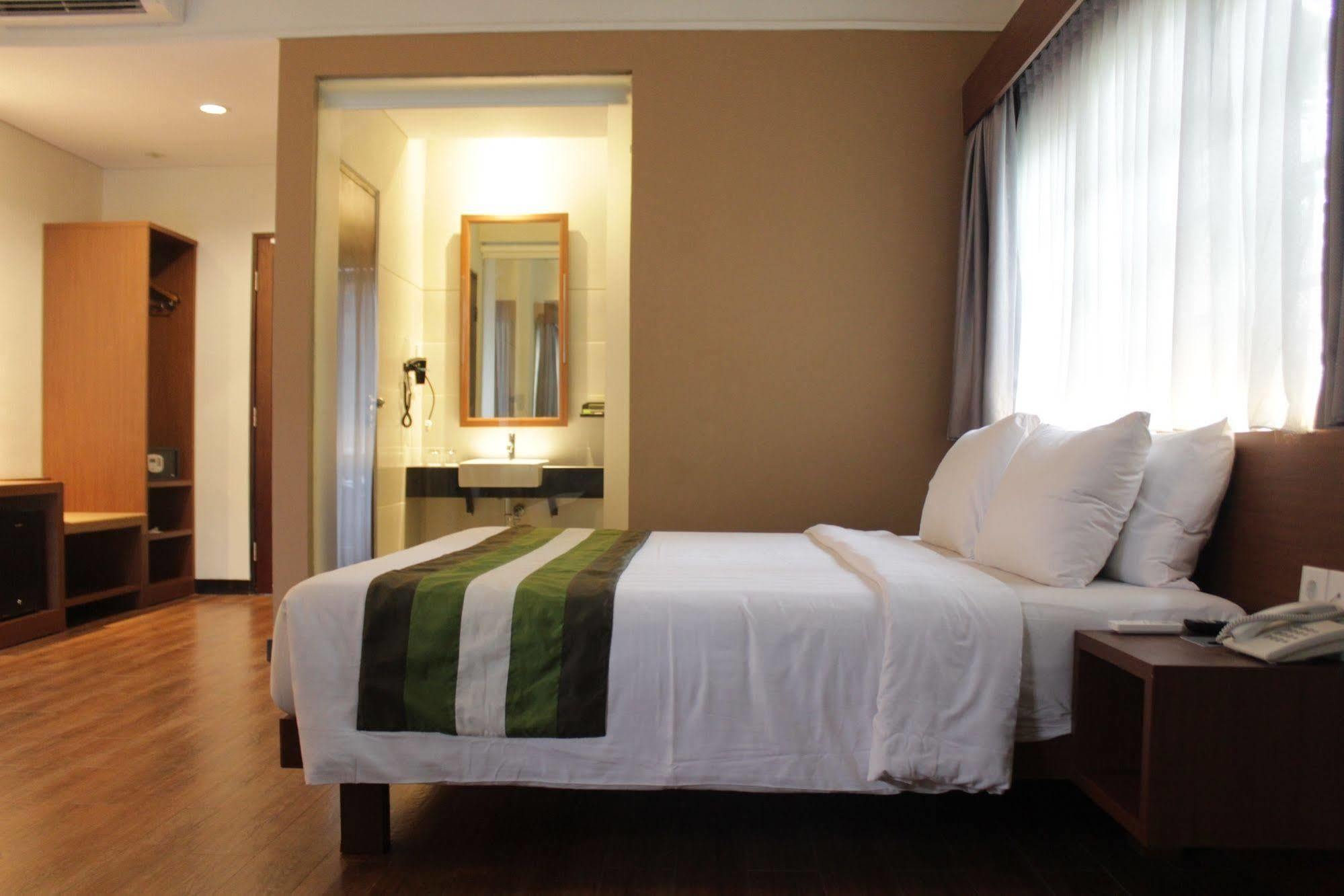 Hotel Grand Whiz Nusa Dua Bali 4*