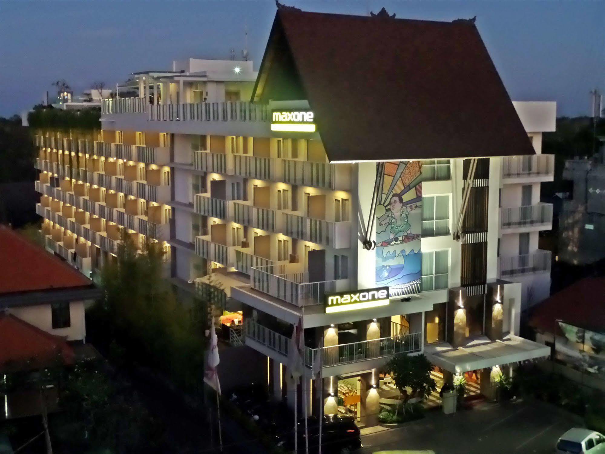 Maxonehotels At Bukit Jimbaran (Bali)