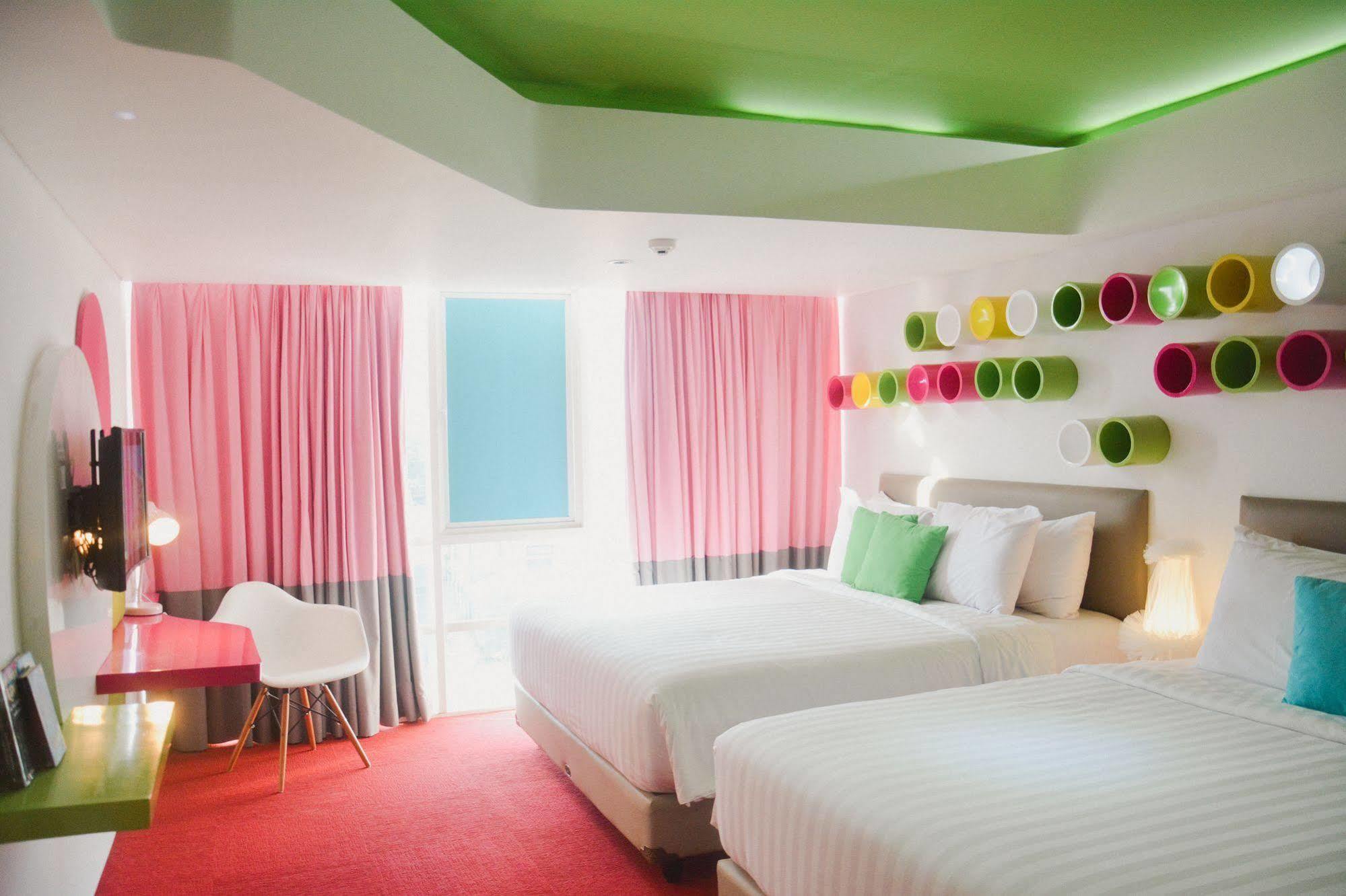 Hotel Berry Glee Thematic