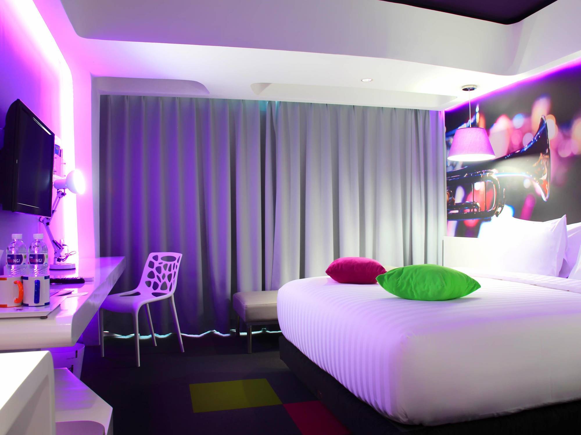 Berry Glee Thematic Hotel