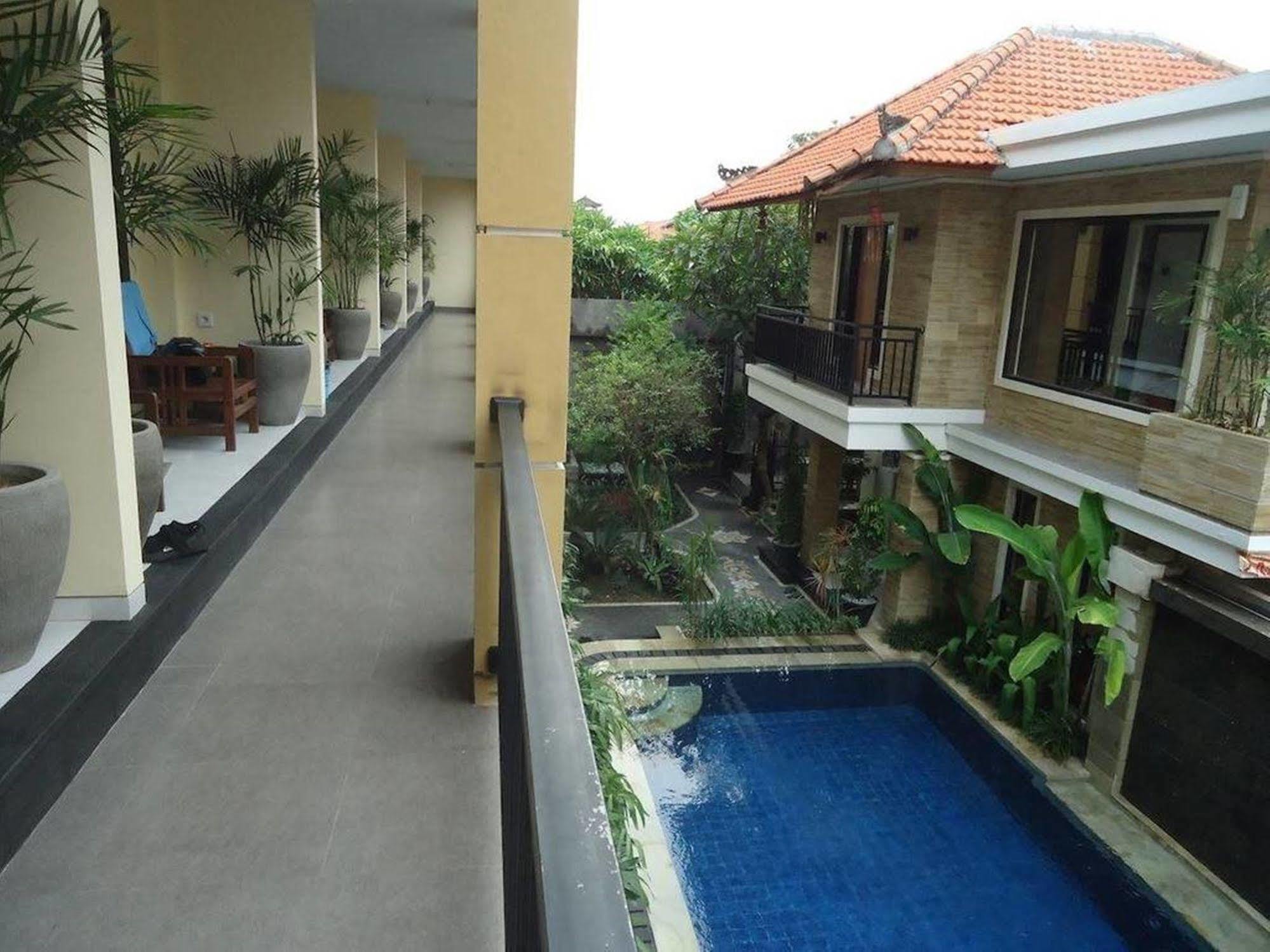 Wisma tamu Kondra Premiere Kuta