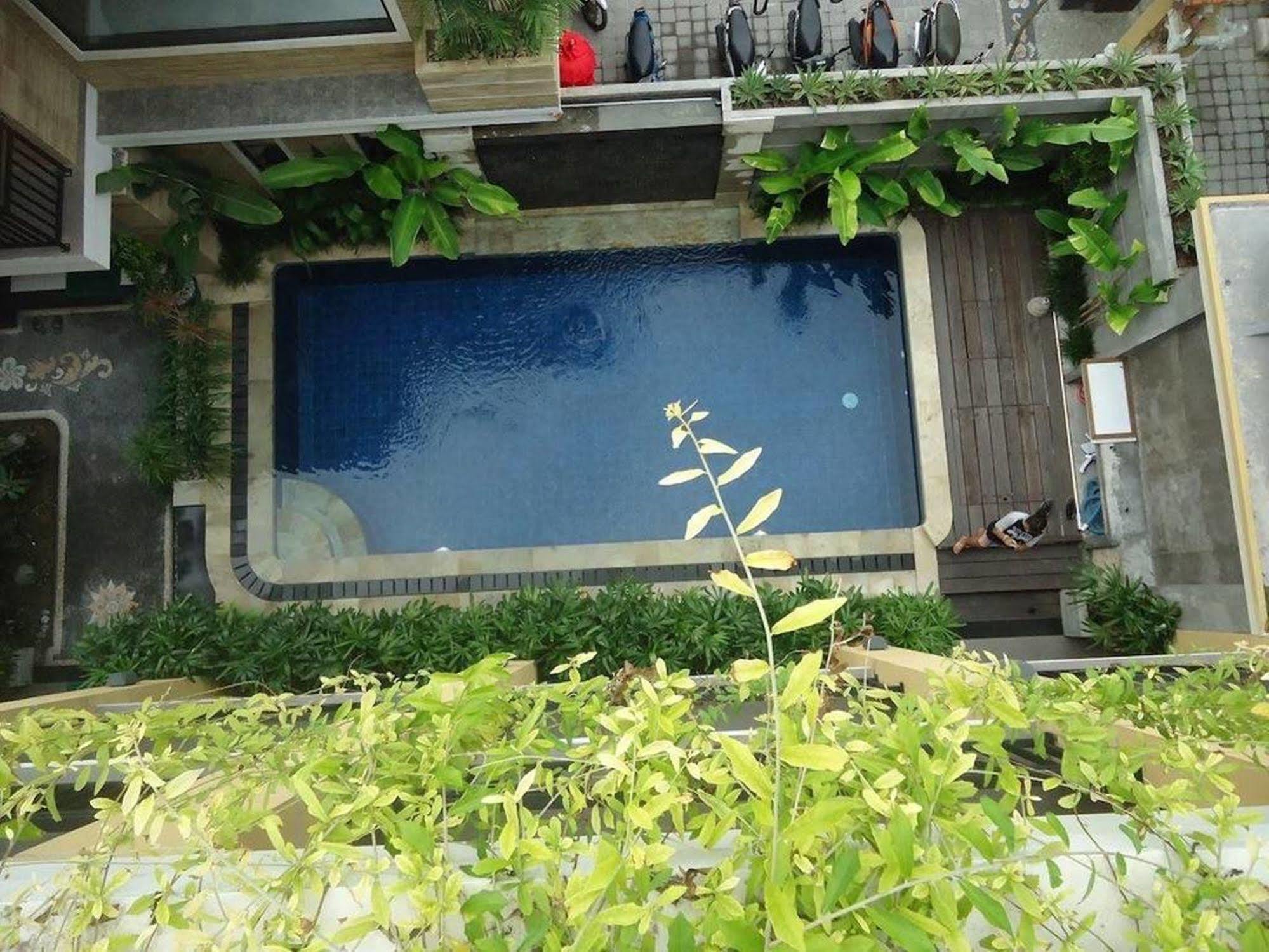 Kondra Premiere Kuta Wisma tamu 2*