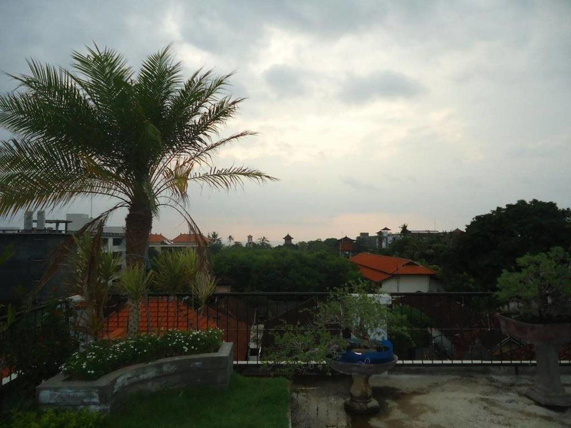 Kondra Premiere Kuta Wisma tamu 2*
