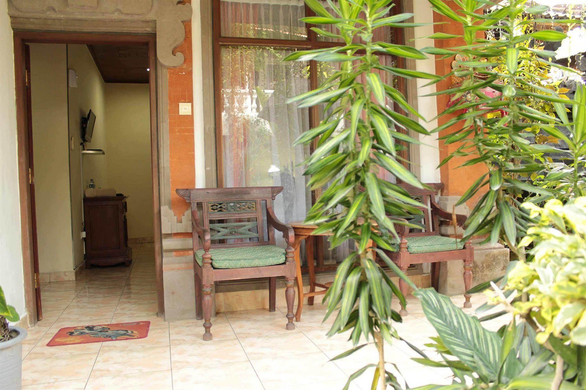 Oyo 1930 Ananda Hotel