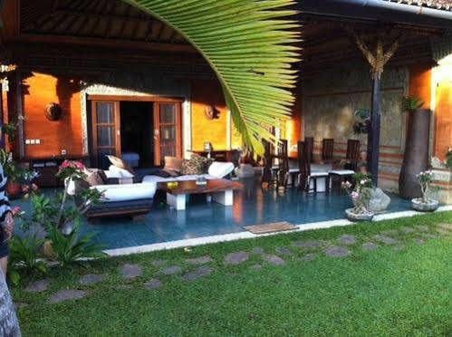 Villa Sidemen