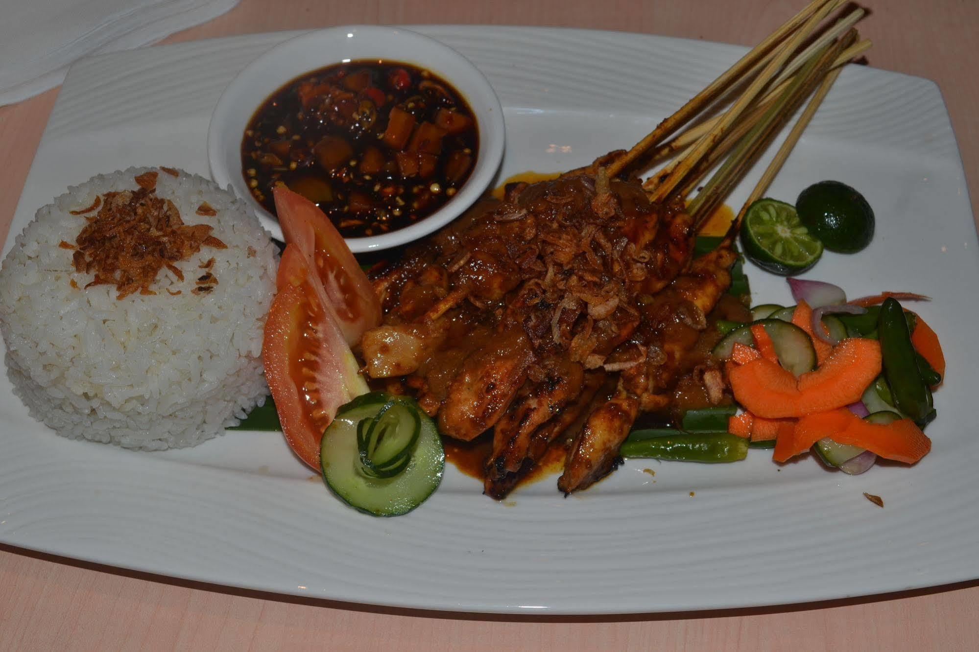 Fairfield By Marriott Bali South Kuta Hotel 4*