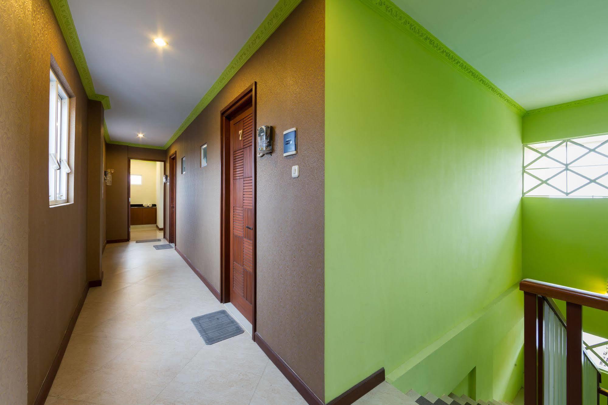 Asri Bed & Breakfast 2*