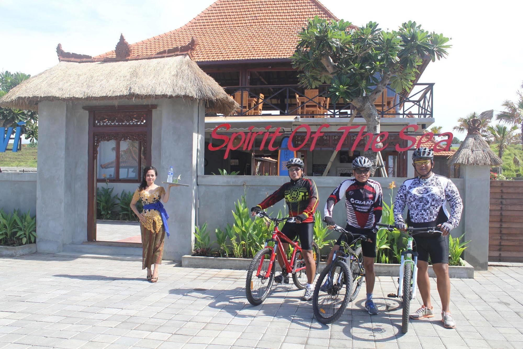 Arton & Club Pulukan