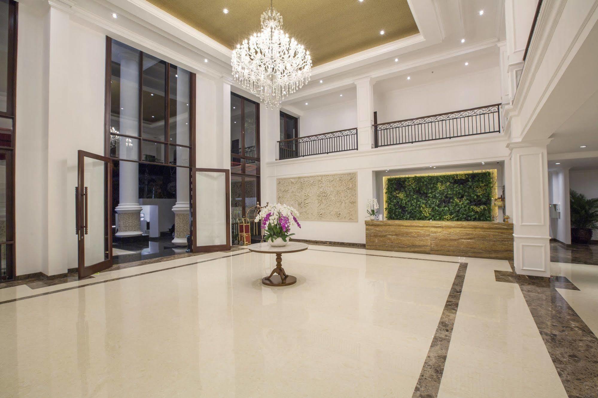 Grand Palace - Bali 4* Sanur (Bali)