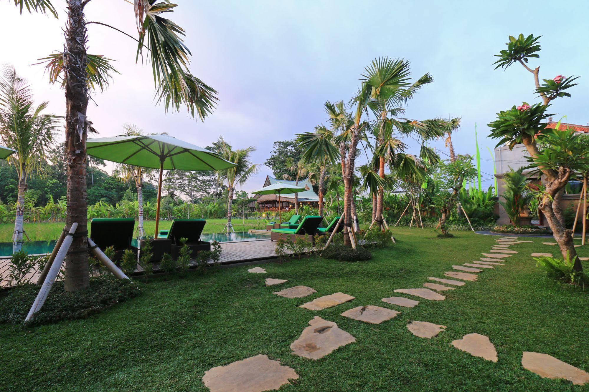 Tropical Garden Hotel 4*
