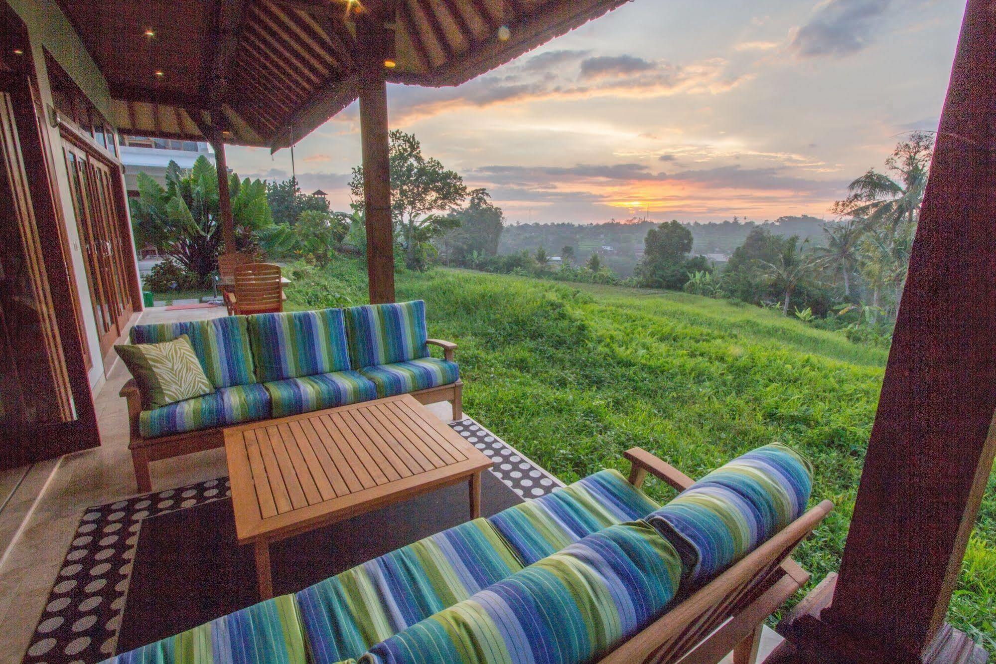 Wake In Paradise And Luxury Lebah Villa Ubud (Bali)