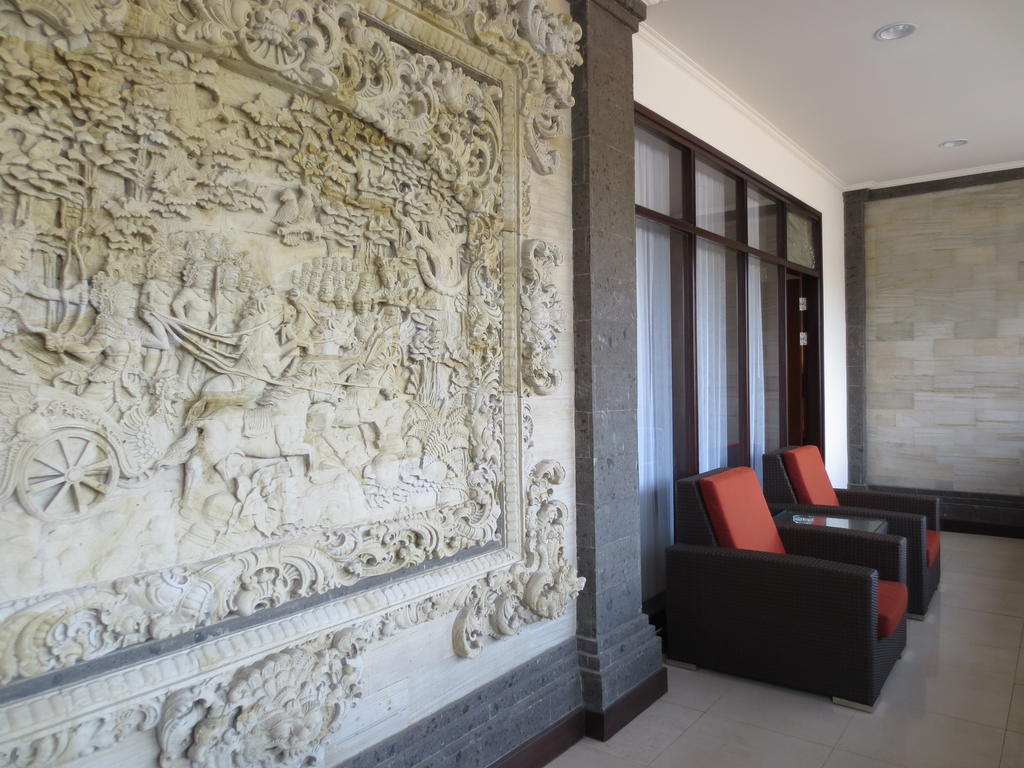 Ari Putri Hotel 3*