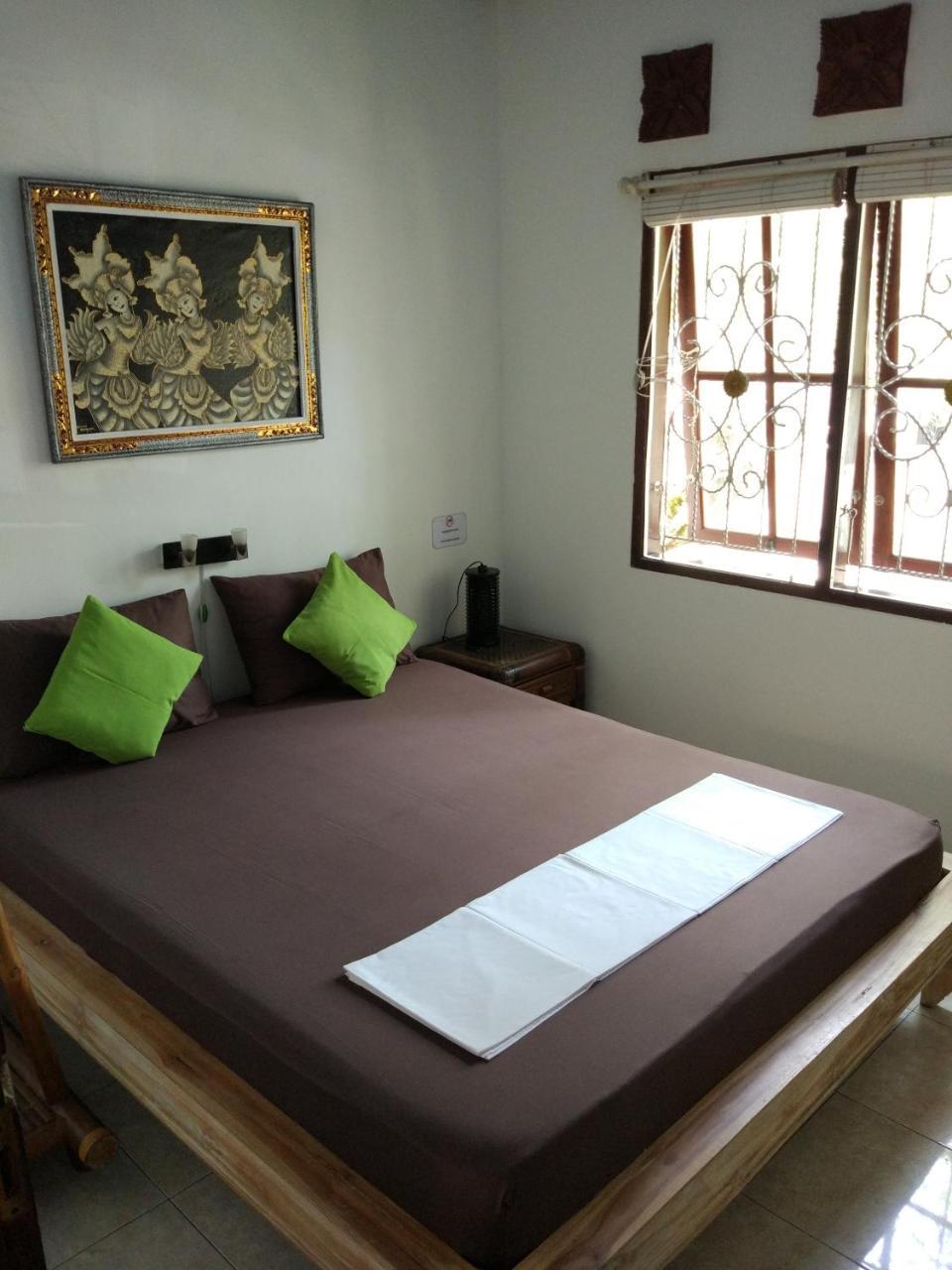 Karma Backpacker House *