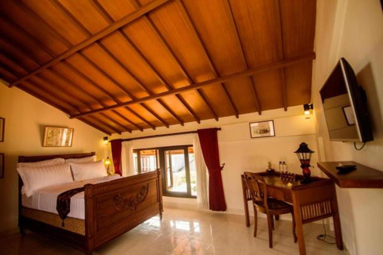 Manzelejepun & Pavilion Hotel 4*