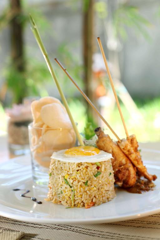 Quest Kuta By Aston Hotel