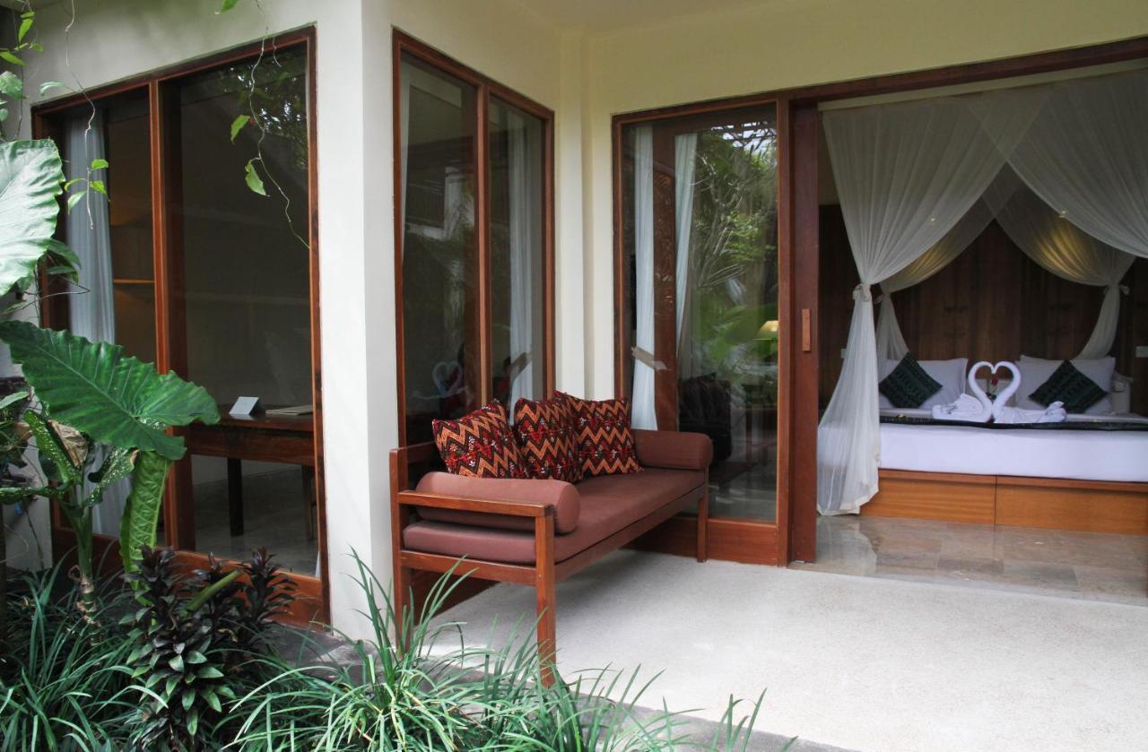 Sapodilla Hotel