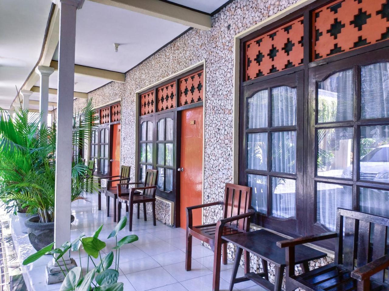 Hotel Catur Adi Putra 2*