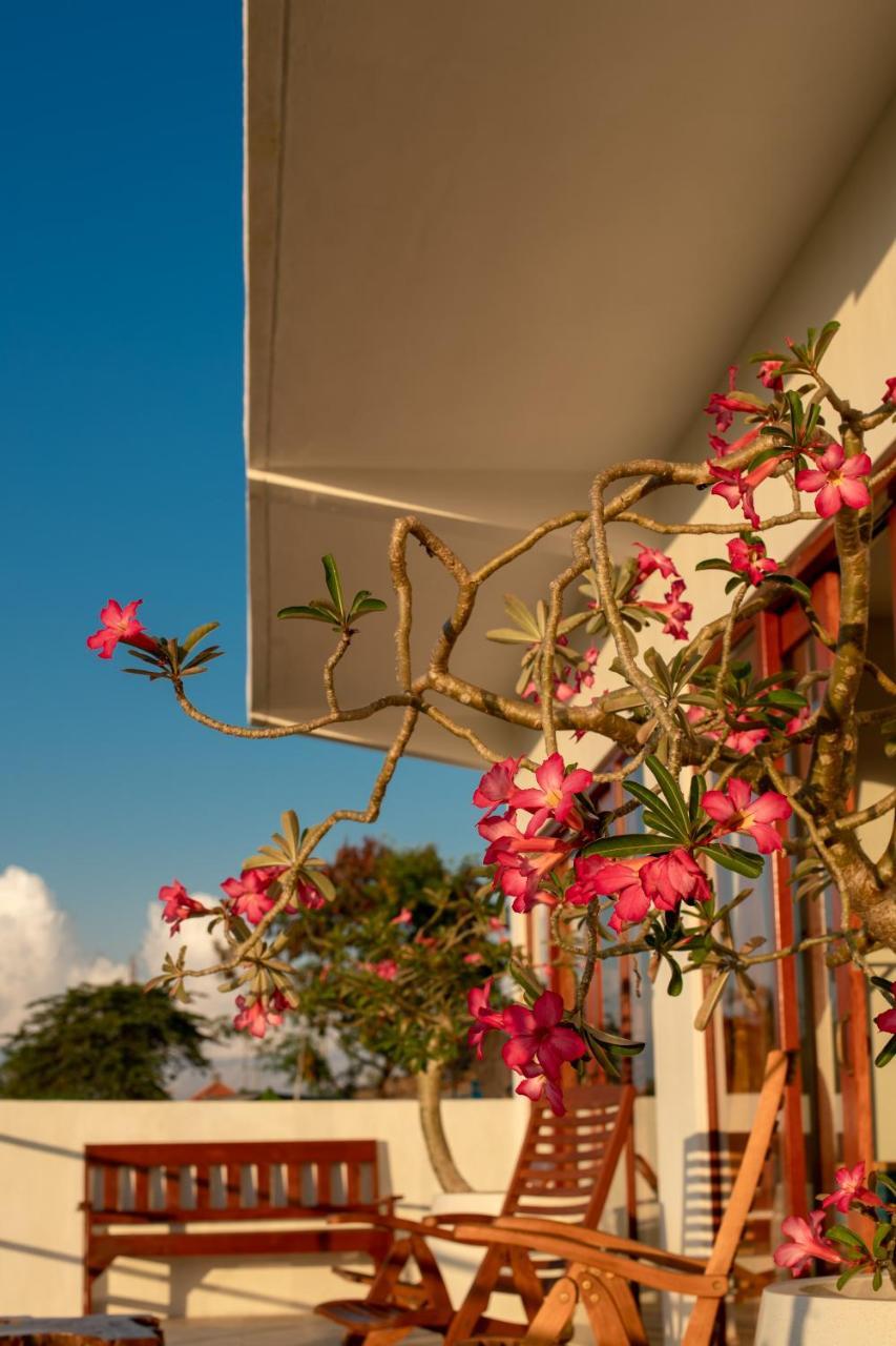 Lotus 8 Hotel 4*