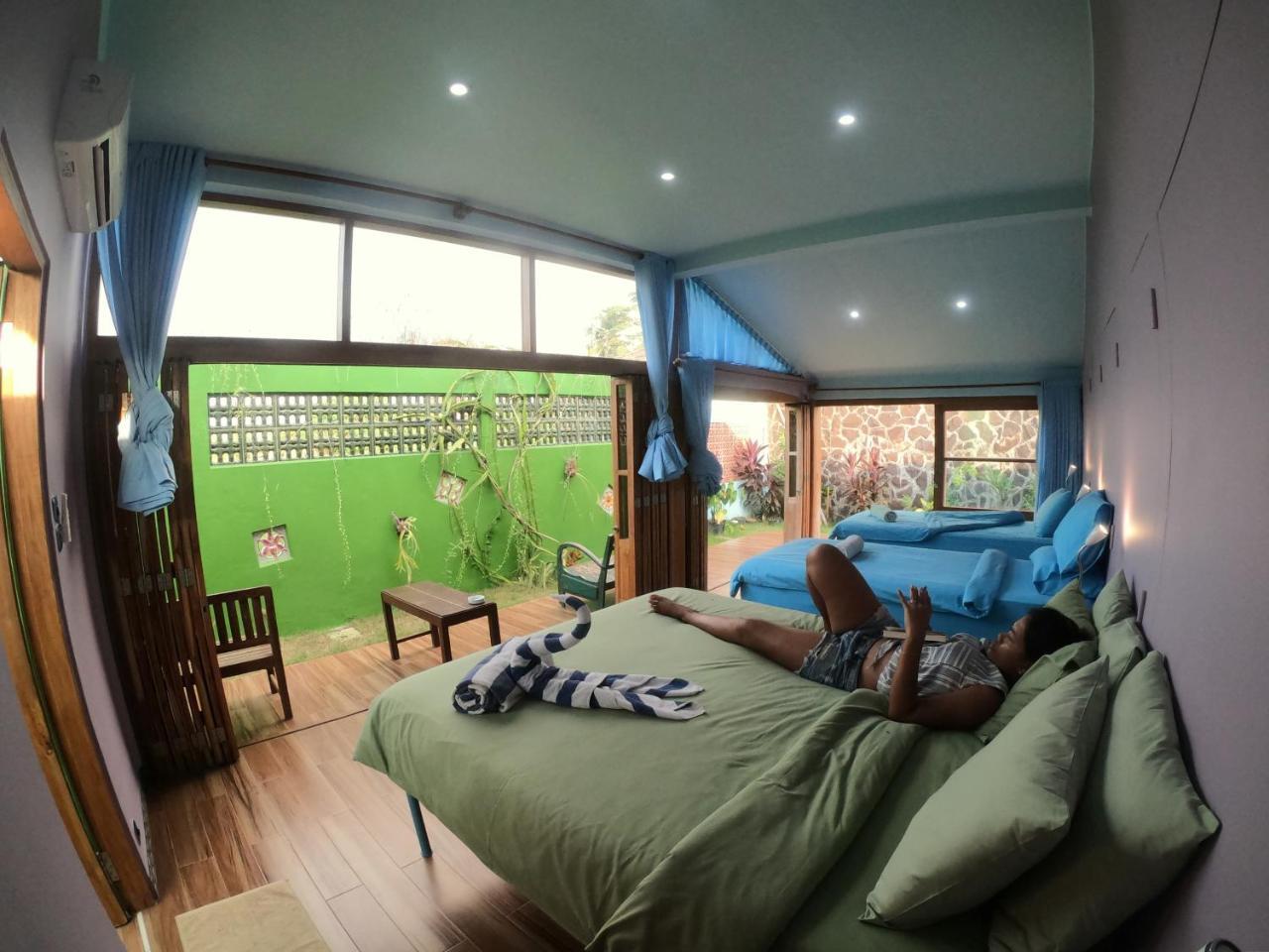 Wisma tamu Blue Coco