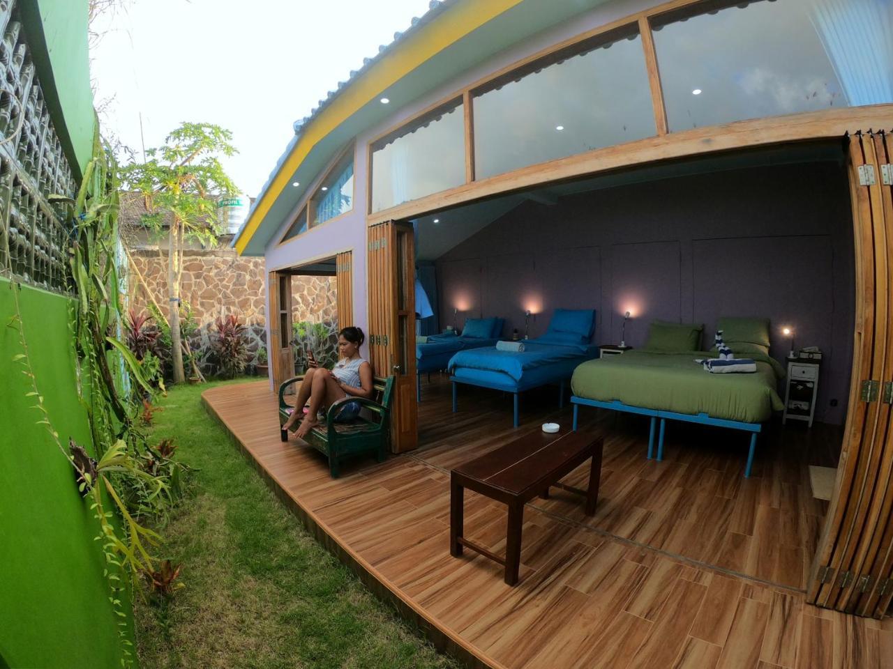 Wisma tamu Blue Coco
