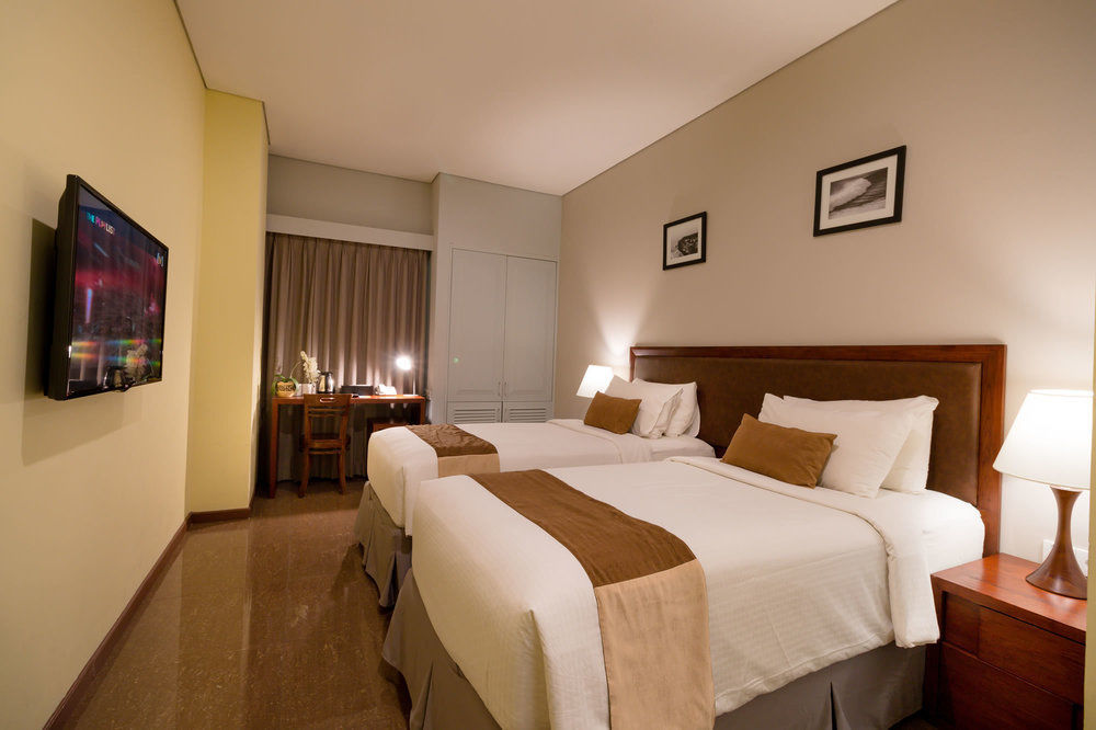 Kutabex Beachfront Hotel Hotel