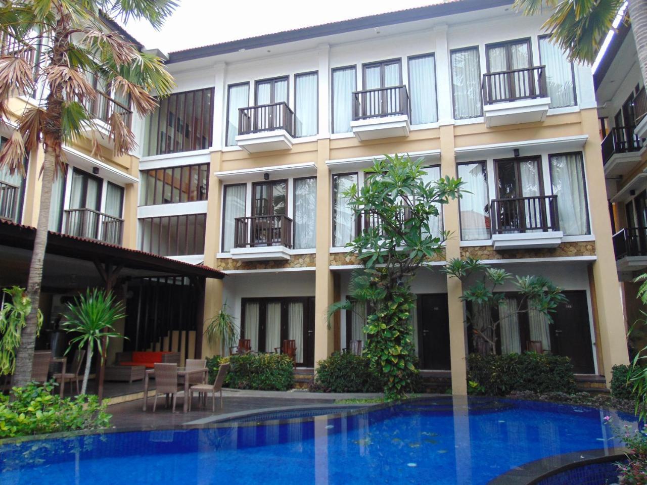 Suris Boutique Hotel 3*