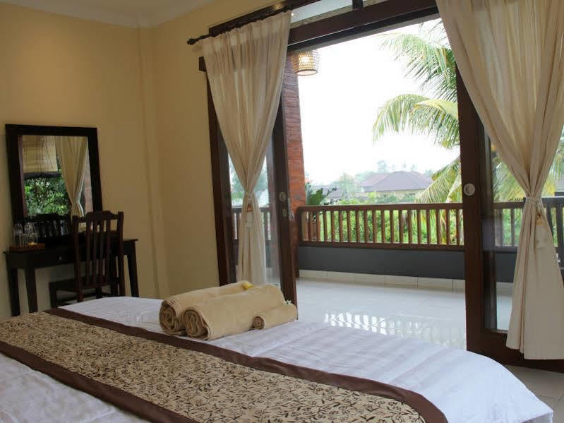 Nyoman Sandi Guest house 3*