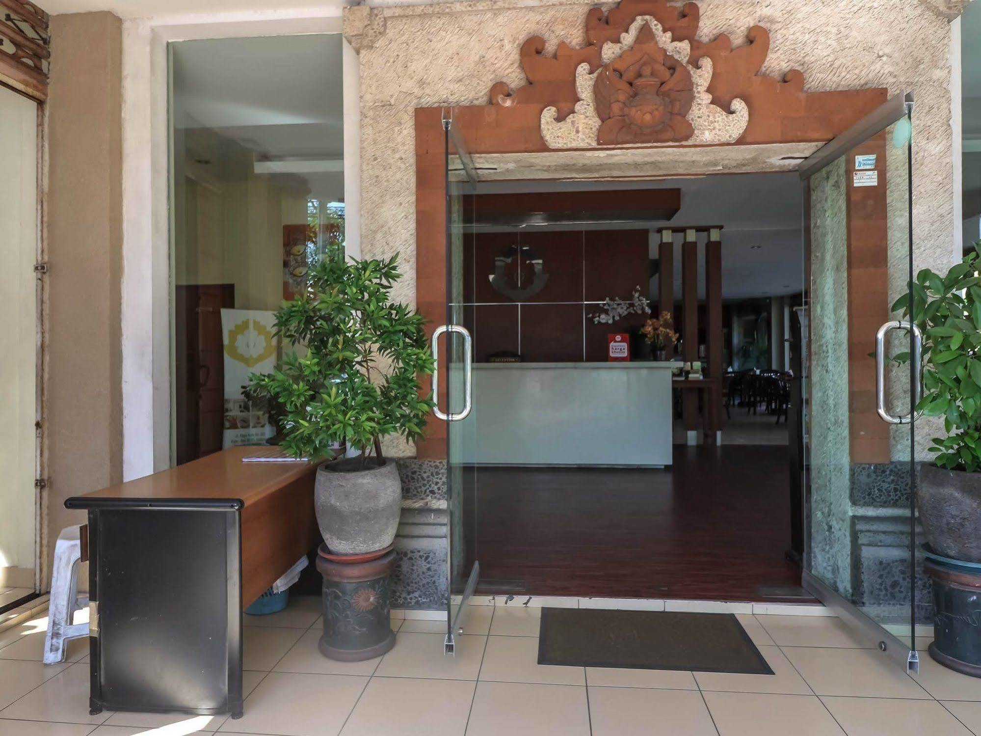 Guest house Reddoorz @ Raya Kuta 2*