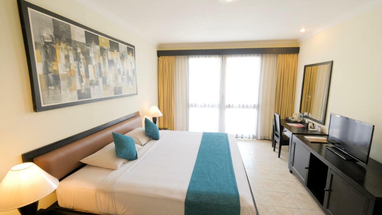 Blue Point Bay & 4* Uluwatu (Bali)