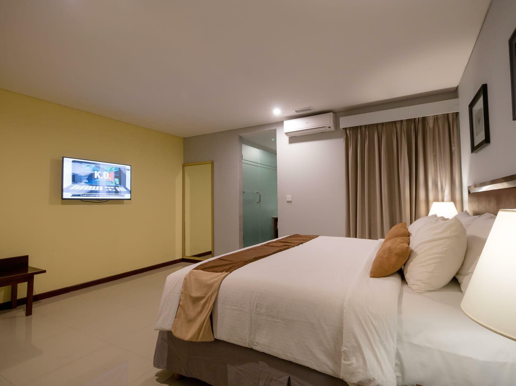 Kutabex Beachfront Hotel 3*