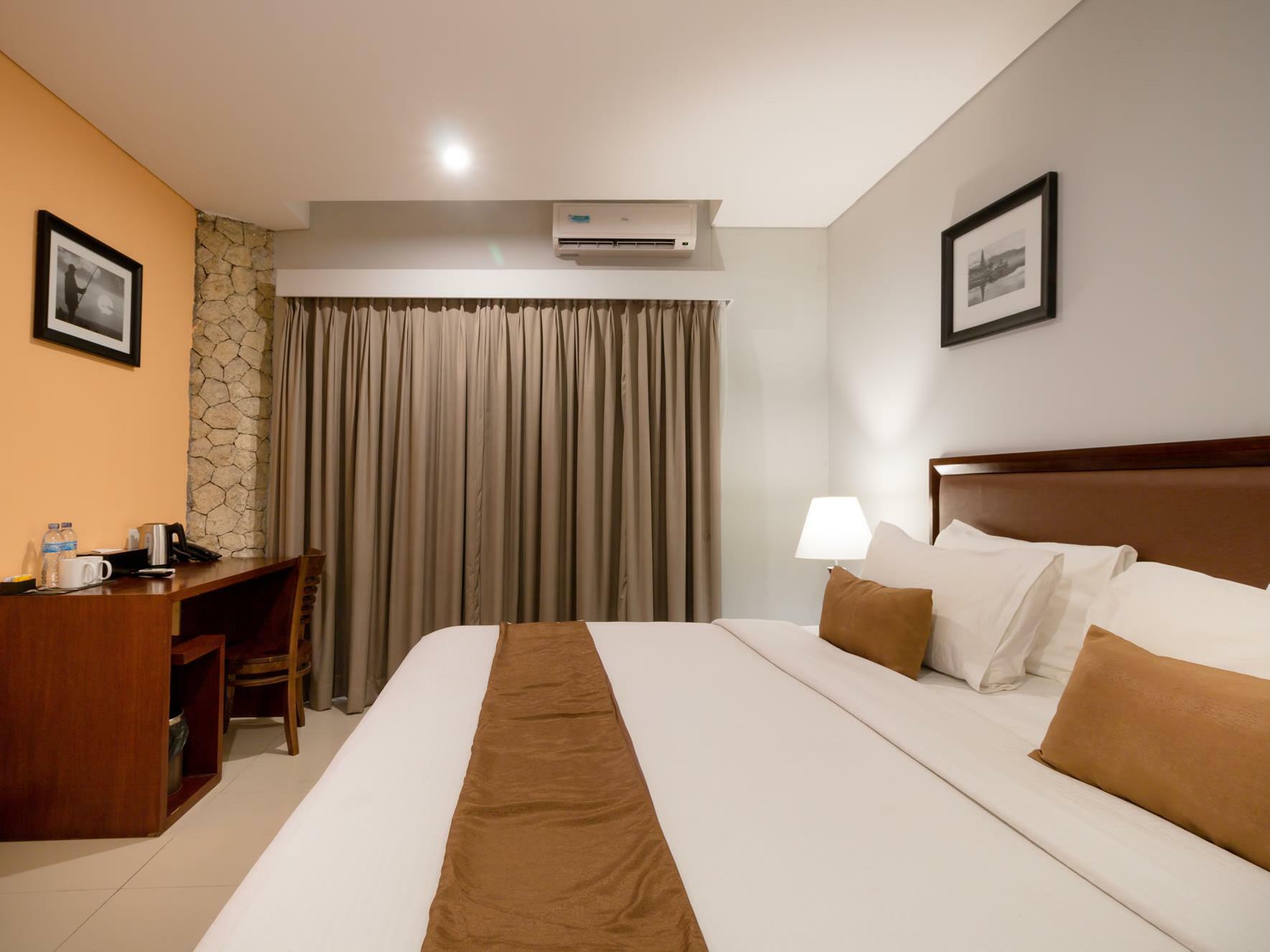 Hotel Kutabex Beachfront Hotel 3*