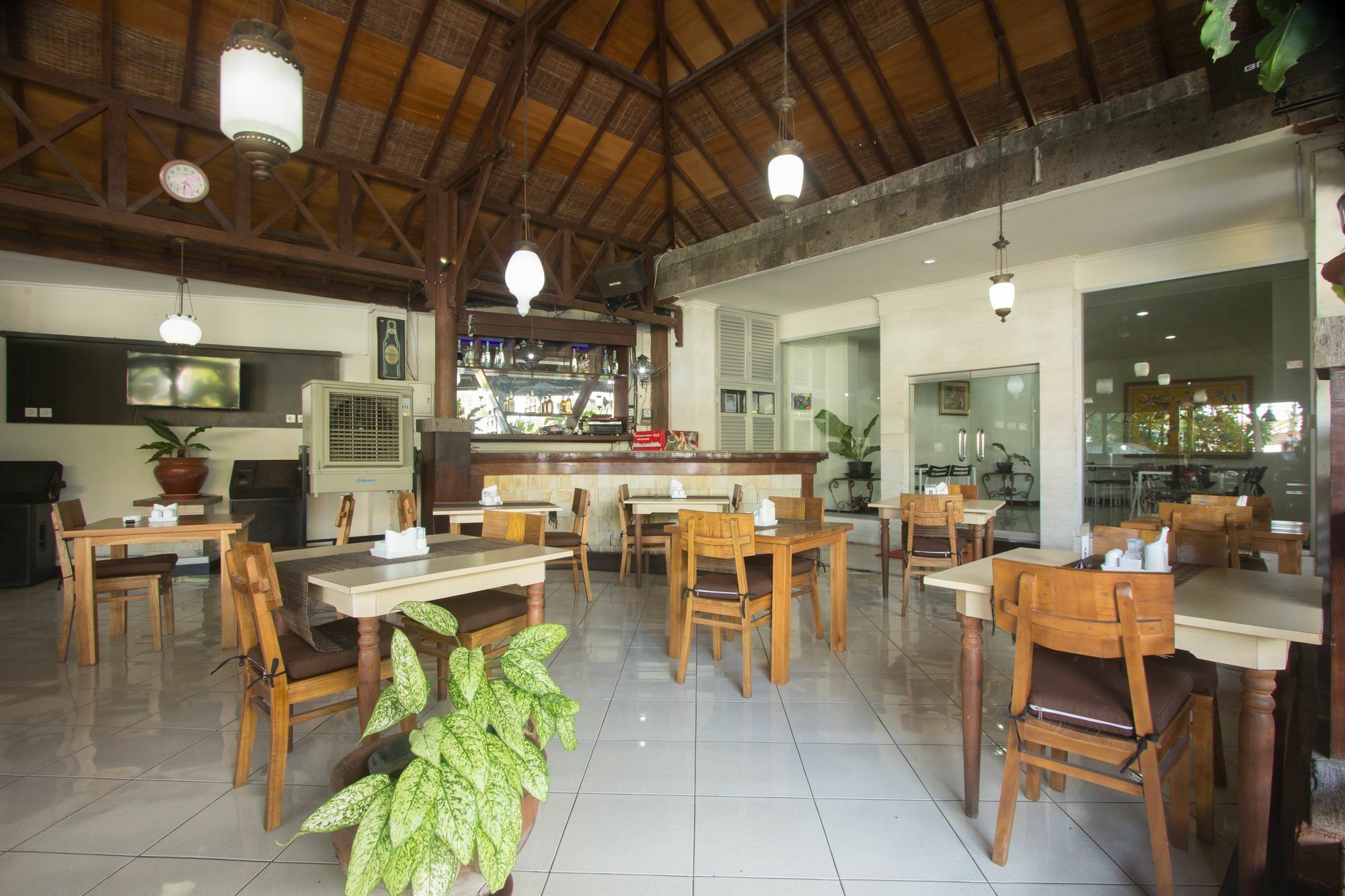 Maxi Kedonganan Jimbaran (Bali)
