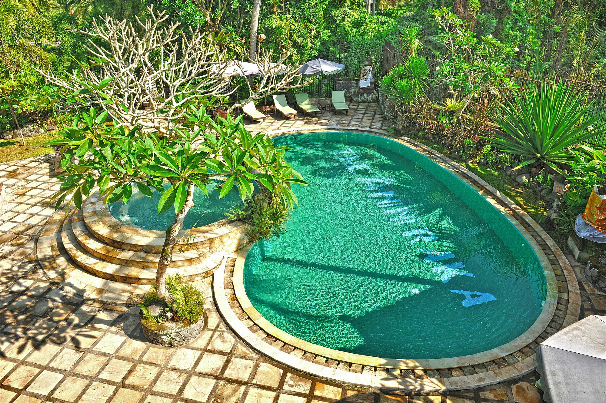 Resort Anini Raka &
