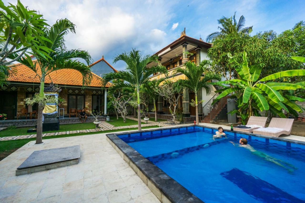 Guest house Arya Enny Salon And