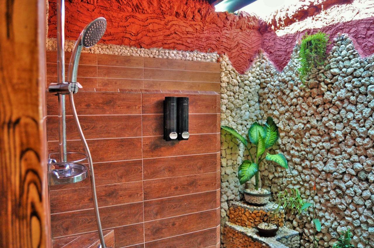 Aryaginata Cliff Holiday park Ped