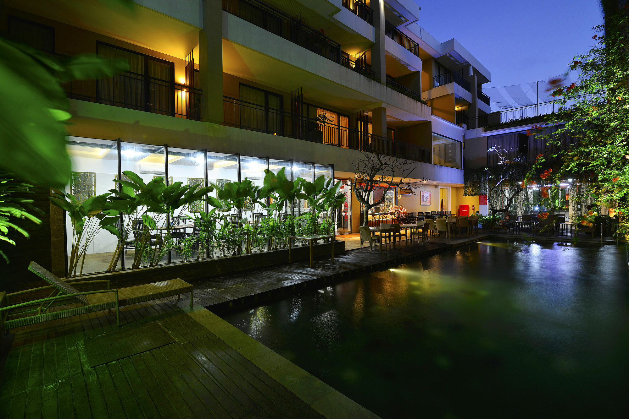 100 Sunset Kuta & Ballroom 3*