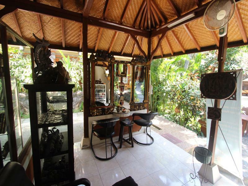 Chonos Hotel Lovina (Bali)