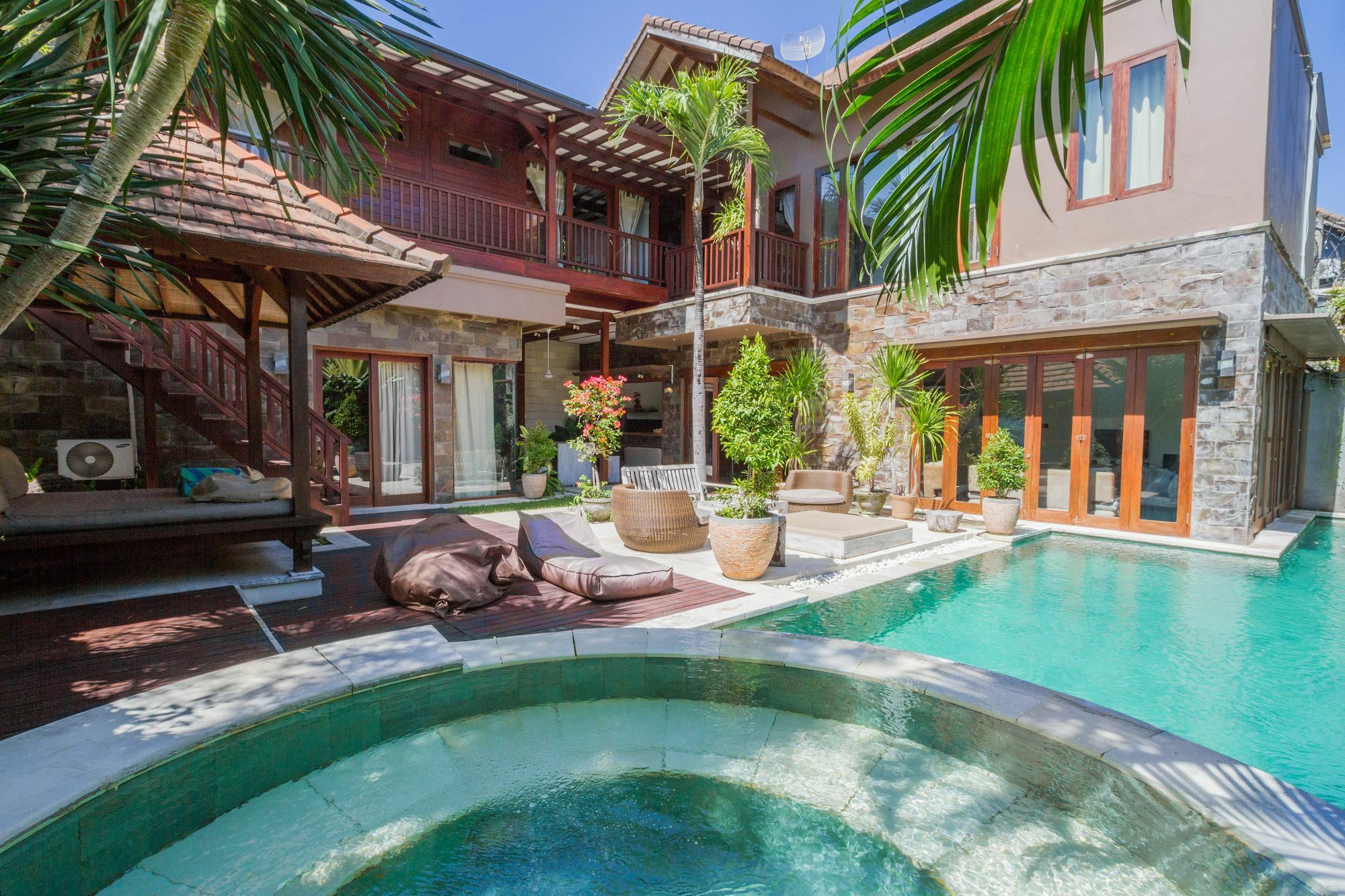 Martine - Fantastic 5br - Perfect Location In Villa Seminyak (Bali)