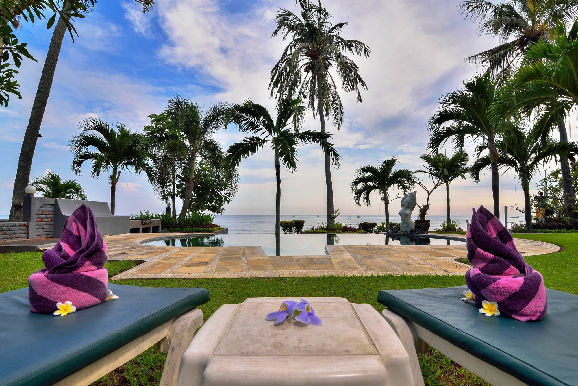 Dolphin Bali Holiday park Lovina (Bali)