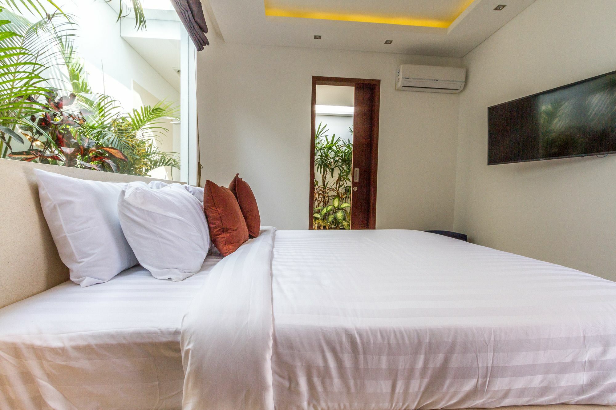 Juna - Beautiful 3 Bedroom In Villa