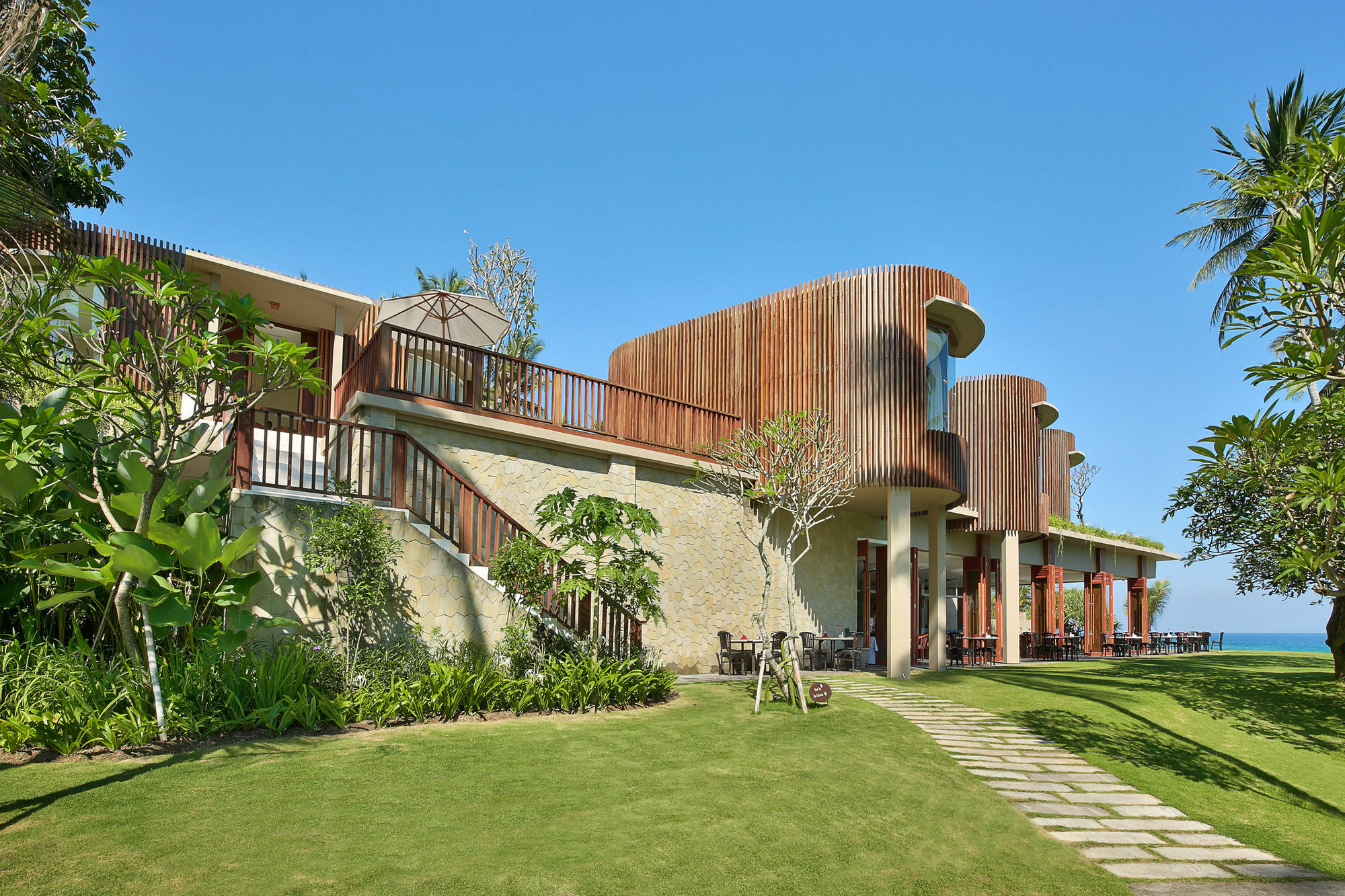 Resor Candi & 4*
