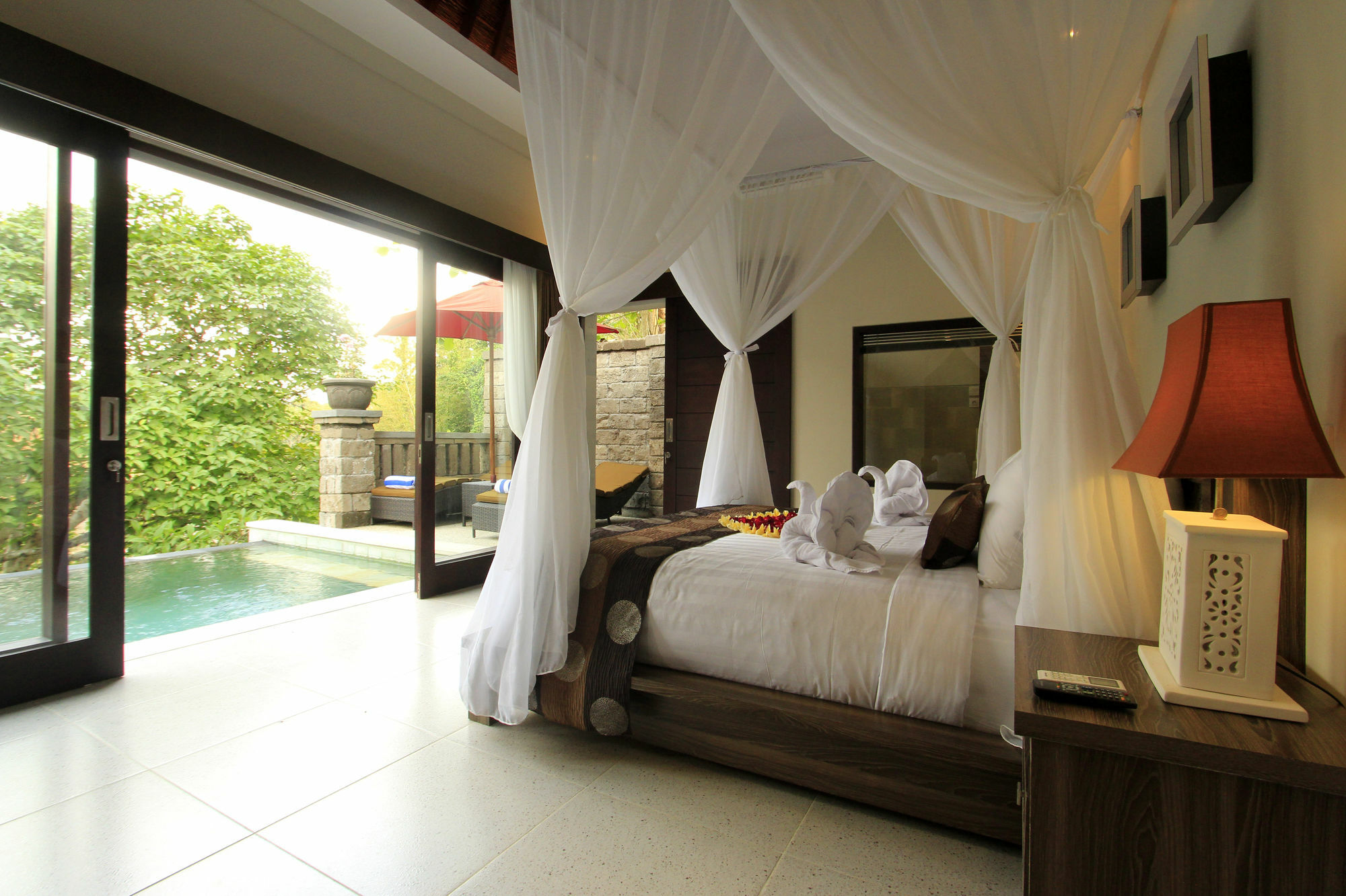 Villa Griya Shanti & *